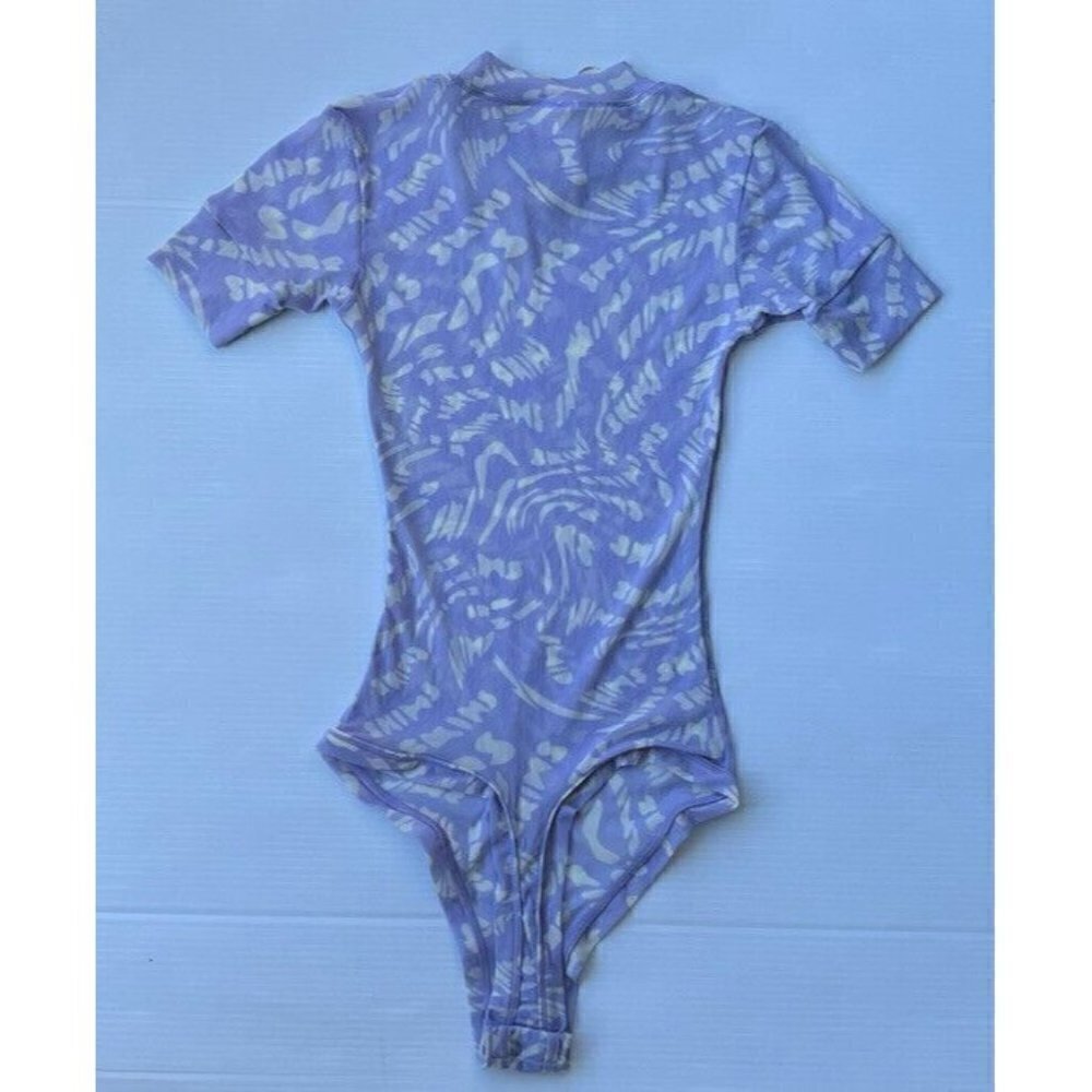 SKIMS Kim Kardashian Plus SUMMER Mesh Lilac Swirl T-Shirt Bodysuit Size XXS - Picture 2 of 11